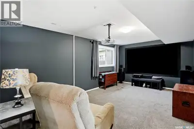 Bright, spacious, and fully private 2-bedroom suite in the East Regina! (Unfurnished) ⭐Features: - P...