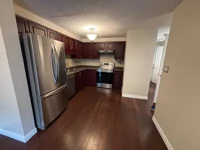 GORGEOUS 3 BEDROOM END UNIT TOWNHOUSE in KITCHENER, ON