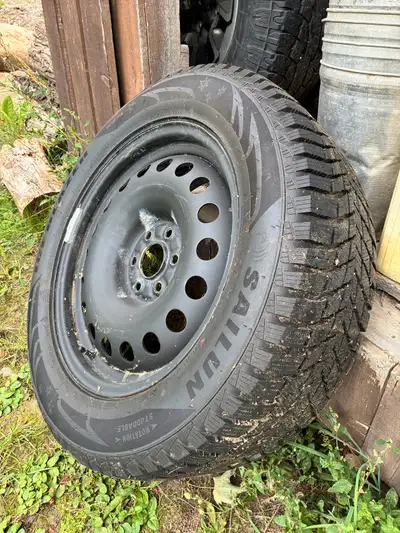Off a 2025 Chevrolet Traverse Sailun Ice Blazer 255/55R18 6 bolt 6x120MM steel rims 66.9 mm hub bore...