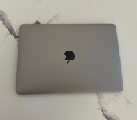 Macbook air 13inch 2018 very good condition