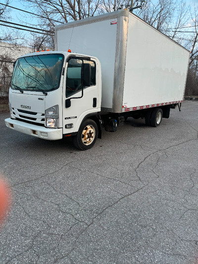 2018 Isuzu NRR 5.2L Diesel with Liftgate 49,500$