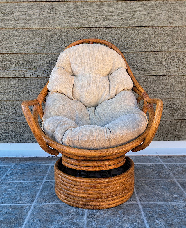 Vintage 70s Bamboo Chair, Swivels & Rocks, Original Cushion in Chairs & Recliners in Owen Sound - Image 3