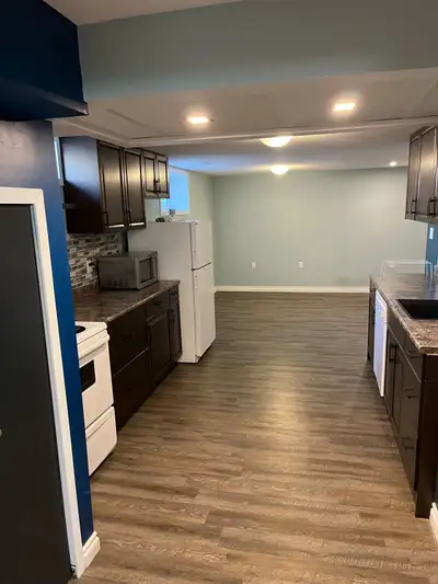 1 Bedroom 1 Bathroom Basement Suite -Large, spacious suite -Large Bathroom -Walk in Closet -Enclosed...