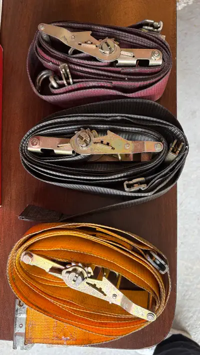 Cargo issues? No need with these reliable tie-down ratchet straps, perfect for trailers and trucks;...