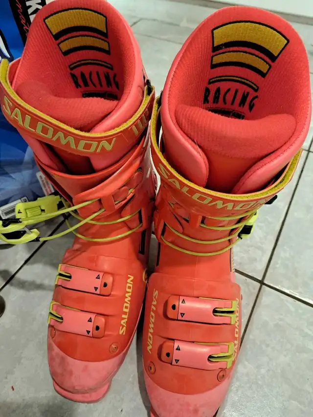 vintage Salomon downhill ski boots in Ski in Ottawa - Image 4