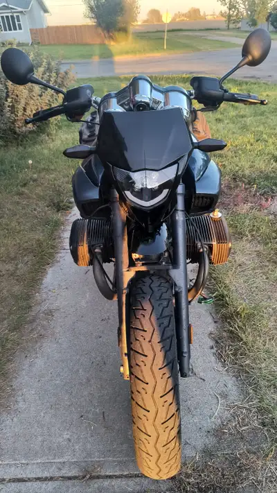 2005 BMW r1150r 35000 km Currently, larger front tire, dual-purpose front & rear tires LED headlight...
