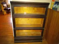 Old stacking bookcase, missing 1 pane of glass