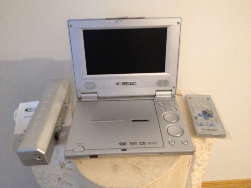 Portable Curtis DVD/CD player with builtin screen General
