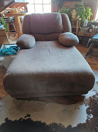 Reclining Chaise Lounge