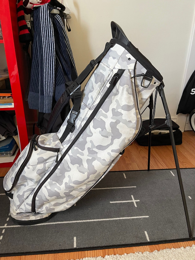 Ping Hoofer Lite Golf Bag in Golf in Hamilton