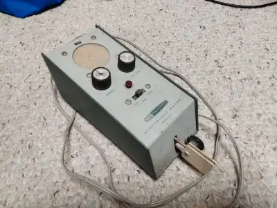 Heathkit HD-10 electronic keyer., View more