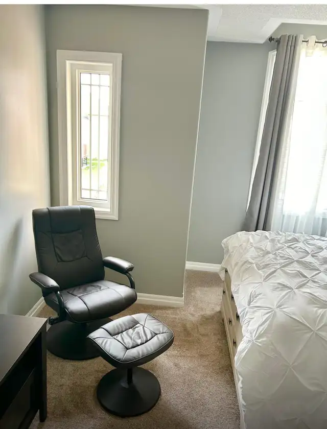 Furnished room 5min from Ontario Tech U (North Oshawa ) in Short Term Rentals in Oshawa / Durham Region - Image 3
