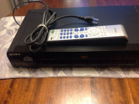SONY CD/DVD player , digital remote and cable, perfect conditio