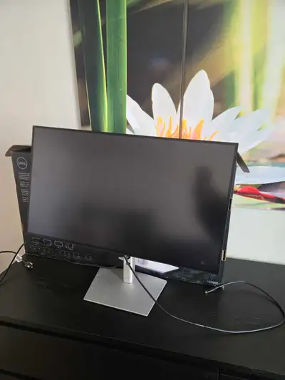 Dell U2723QE, View more