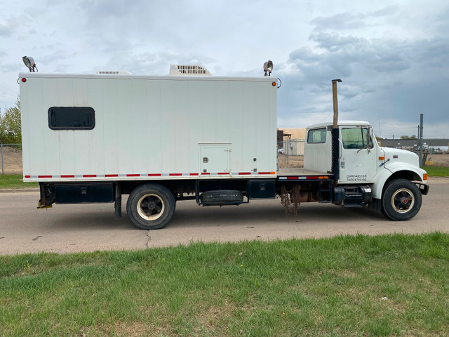INTERNATIONAL 4900 Max force with mobile office in Cars & Trucks in Edmonton - Image 3