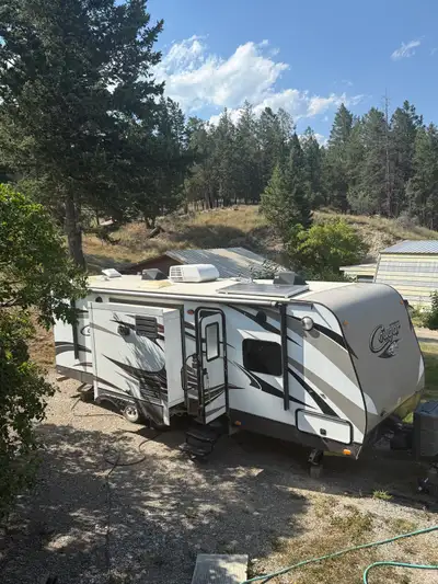 2015 Cougar RV Tandem axle Power tongue jack Light weight well built couples trailer Half ton towabl...