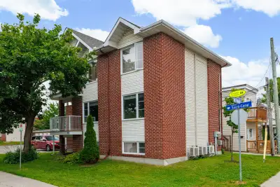 86 Boul. Sacré-Coeur, apt. 2 Gatineau (Hull) J8X 4H8 Emplacement exceptionnel au centre-ville de Hul...