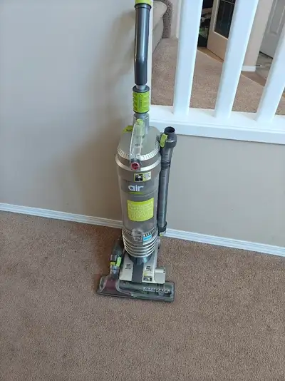 Hoover UH70400 WindTunnel Air Bagless Vacuum Cleaner, View more