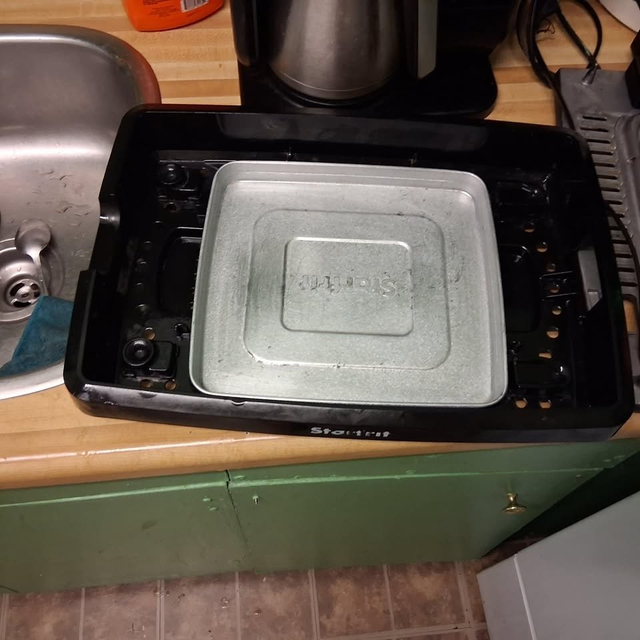 Starfrit model 024414 The ROCK Indoor Smokeless Electric BBQ Gri in BBQs & Outdoor Cooking in City of Toronto - Image 5