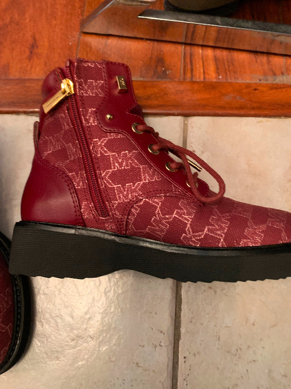 Michael kors burgundy boots in Women's - Shoes in City of Toronto - Image 2