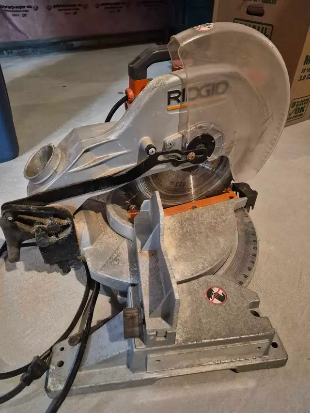 Ridgid 12" Mitre Saw in Power Tools in Mississauga / Peel Region - Image 3