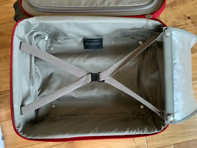 Samsonite small suitcase in Other in London - Image 4