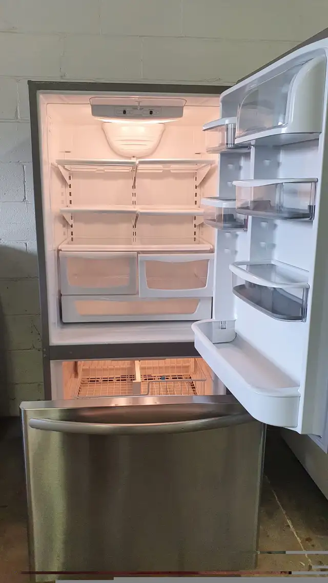 —Refrigerator “KITCHEN AID” H66/W30/D30 in Refrigerators in Barrie - Image 3