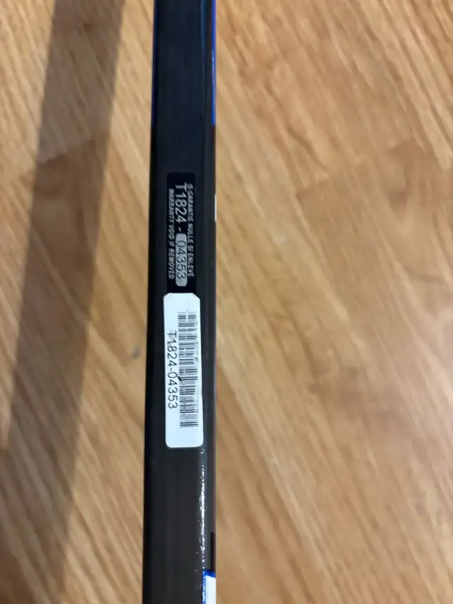 Bauer 500 Hockey Stick Mid-Kick Technology in Hockey in Winnipeg - Image 4