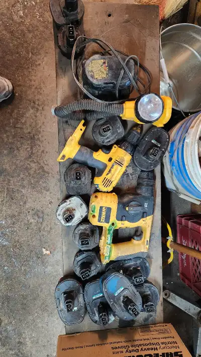 Dewalt 18V Drill Set, View more