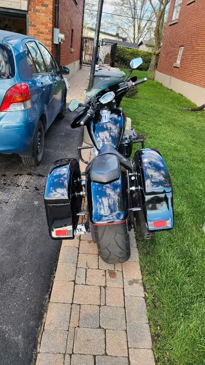 Yamaha Stryker 2011 Moteur 1300 cc 53000km Sacoches inclues tout les 3 et crash bars. Fonctionne com...