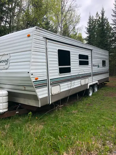2002 28' Wildwood RV - $6500 FIRM **Phone calls only will not respond to text messages** New tires N...