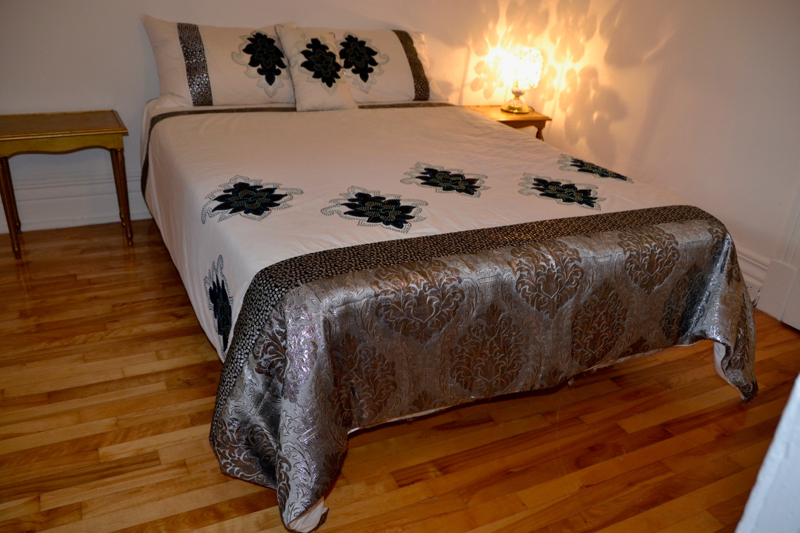 3 LARGE BEDROOMS APT PLATEAU NEAR MILE END MONT ROYAL MOUNTAIN — photo 1