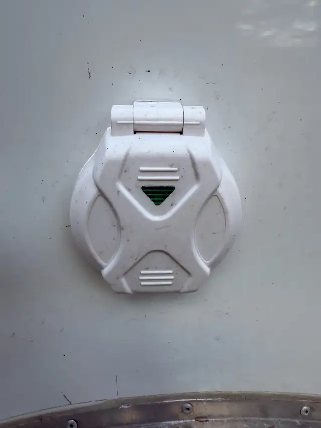 2021 24’ Alcom (full aluminum) Covered Car Hauler / Toy Hauler in Travel Trailers & Campers in Winnipeg - Image 7