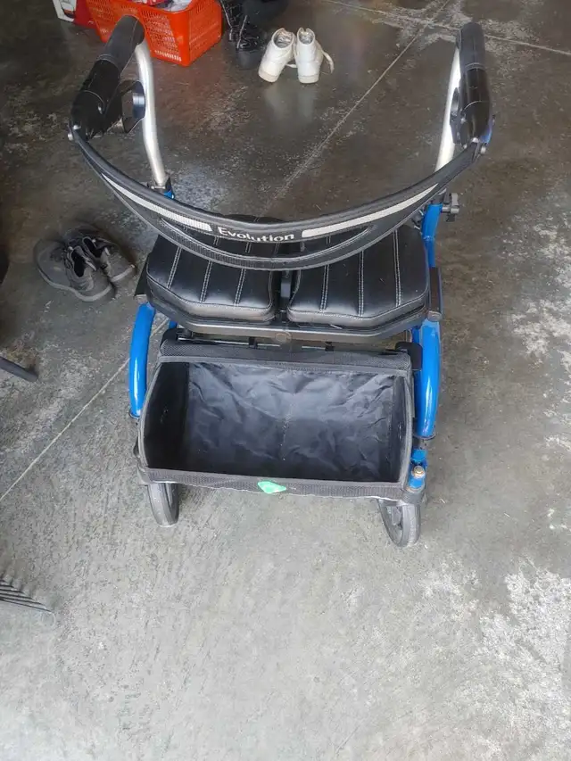 Walker made by EVOLUTION63992701627266123