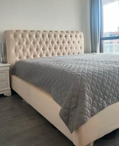 Comfort king size bed+Mattress, Mattress 40cm high, with posturePedic technology.