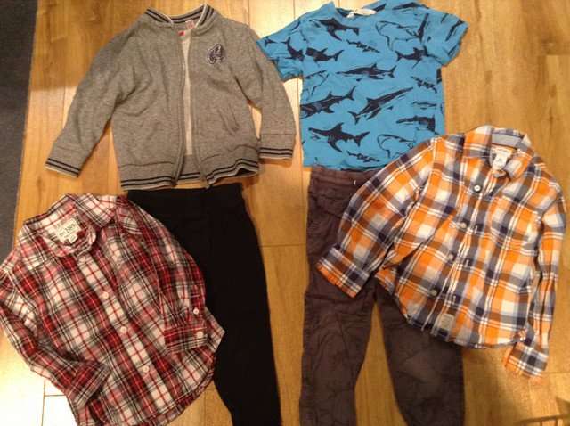 Lot de vêtements de bébé garçon grandeur 3 ans, 3T dans Vêtements - 3T  à Laval/Rive Nord - Image 2