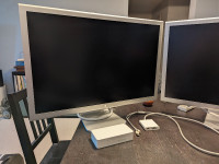 Apple 30" Cinema Display w/ second display, adapter and power
