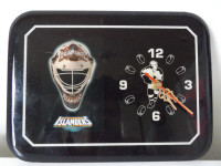 ORIGINAL NEW VINTAGE NEW YORK ISLANDERS WALL CLOCK 8" x 11"