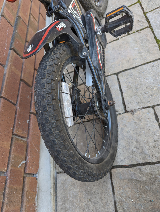 Trek 16" Red Kids Bike in Kids in City of Toronto - Image 3