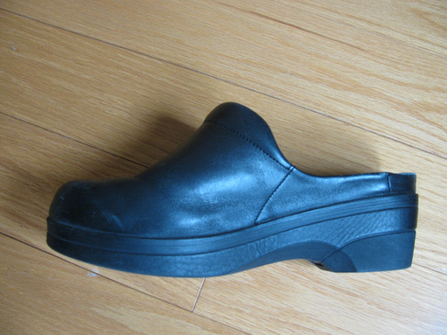 Sabots de cuir Mephisto femme dans Femmes - Chaussures  à Laval/Rive Nord - Image 3