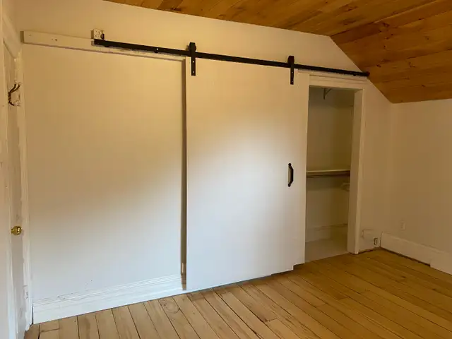 Spacious Room in Downtown Peterborough in Room Rentals & Roommates in Peterborough - Image 5