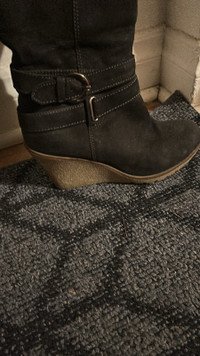Black winter suede boots