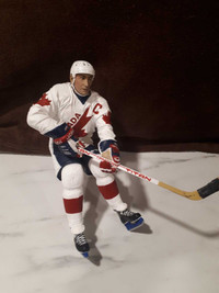 MacFarlane 12" Gretzky figurine 