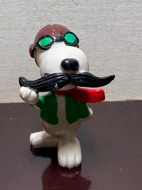 VTG Snoopy Red Baron w Moustache Figurine 1965 United Feature Ho