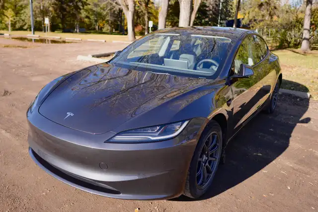 2024 Tesla Model 3 + Winter Wheels + Charger