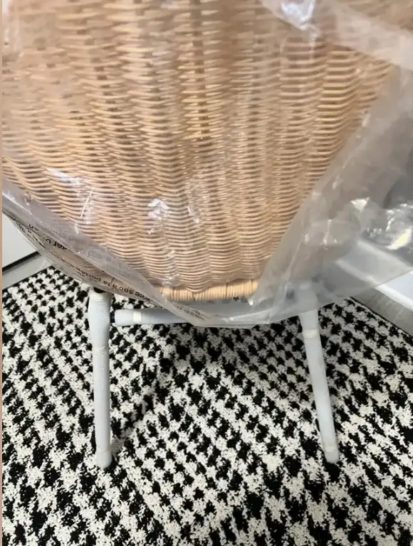 6 Wicker rattan outdoor Indoor Dining / patio chairs in Patio & Garden Furniture in Ottawa - Image 4