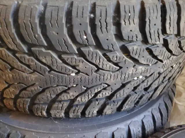Pneus hiver Nokian Nordman North 9 Suv 245/60/18 sur jantes  in Tires & Rims in Shawinigan - Image 7