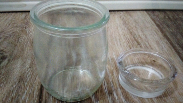 Yogurt jar with lid , 50 cents each , never break in boil water  in Hobbies & Crafts in Calgary - Image 3