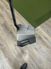 Odyssey LH 11s tour lined putter