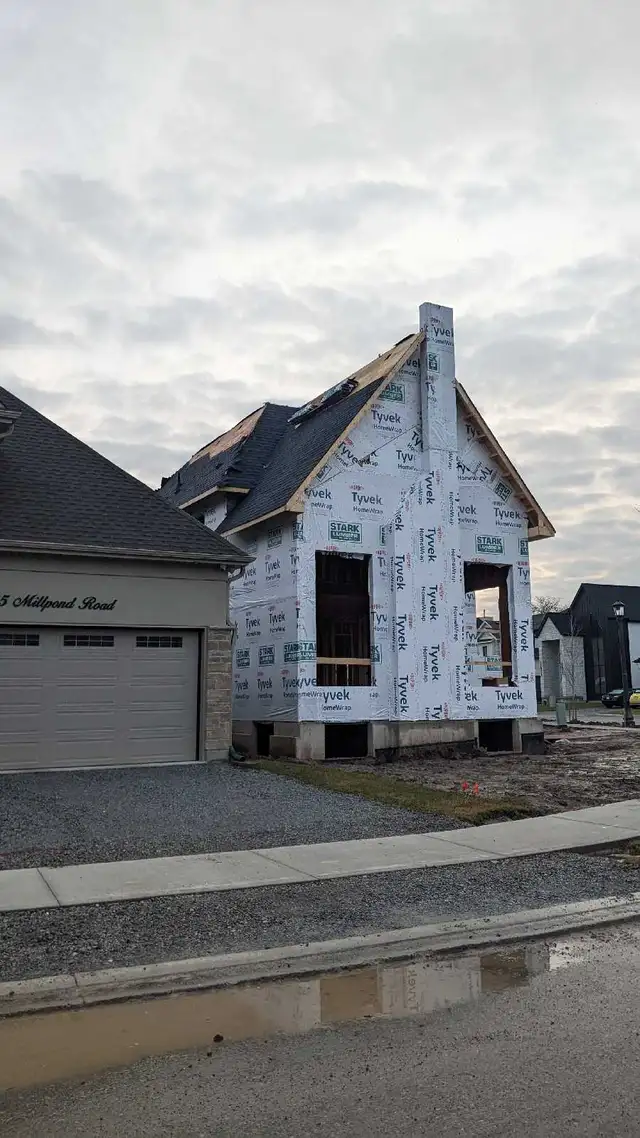 LOOKING FOR ROOFERS523497422760202245